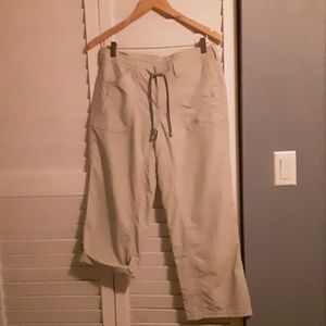 Women's The North Face pants sz. 6 reg